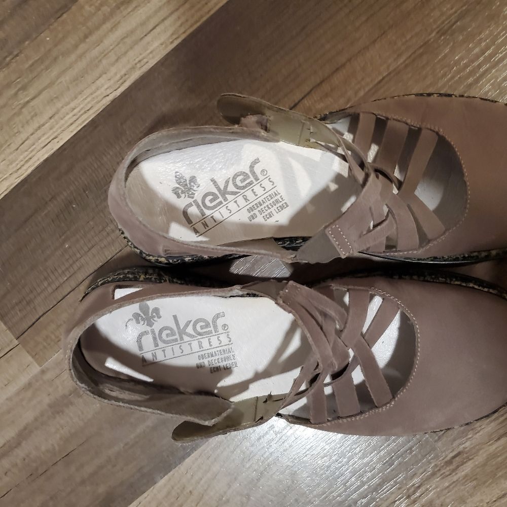 Rieker brown closed toe sandals size 37 (6.5)